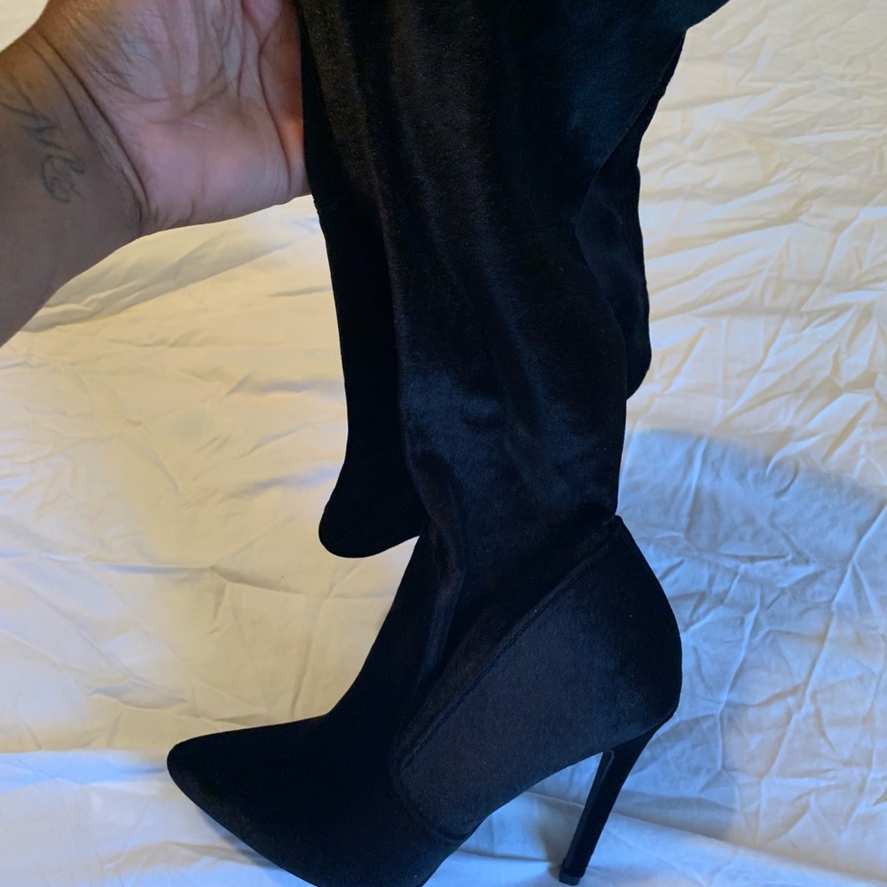 Thigh boots